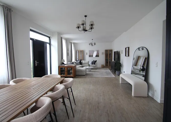 Haus Mit Pool, Garten Und Gym In برلين