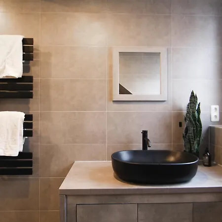 Haus Mit Pool, Garten Und Gym In * Berlin