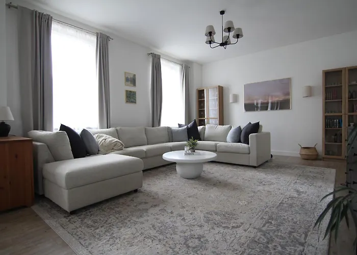 בית נופש Haus Mit Pool, Garten Und Gym In *