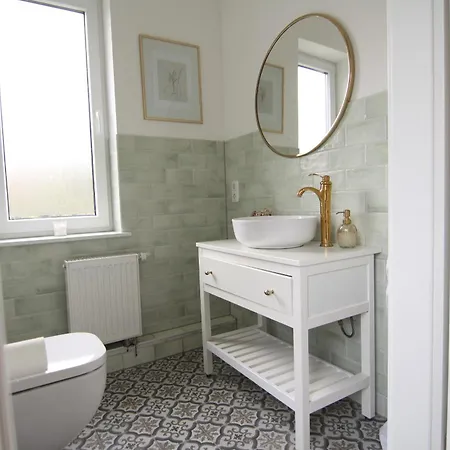 بيت للعطل Haus Mit Pool, Garten Und Gym In *