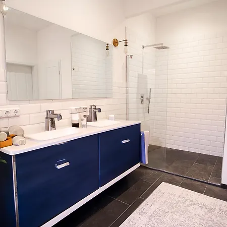 Haus Mit Pool, Garten Und Gym In * برلين