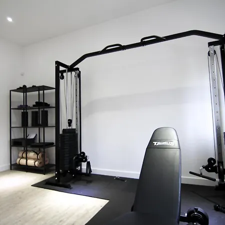 Haus Mit Pool, Garten Und Gym In Hébergement de vacances