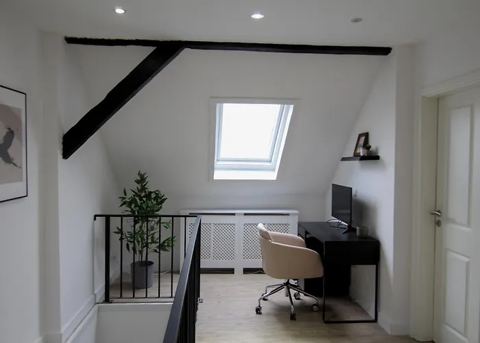 Haus Mit Pool, Garten Und Gym In *